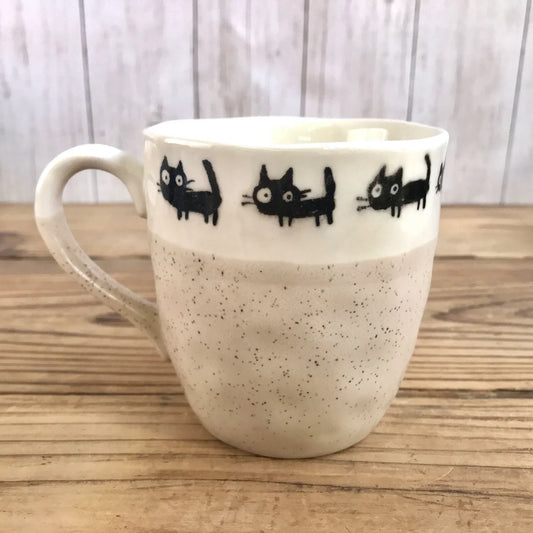 Japanese Mino Ware Cat Mug - Beige & White Ceramic | Made in Japan