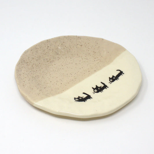 Handmade Japanese Mino Ware plate with black cat illustrations – small round ceramic dish for desserts or tea time