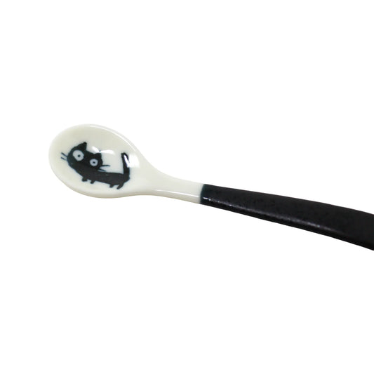 Handmade Japanese porcelain spoon with black cat design – black handle Kuroneko Mino Ware